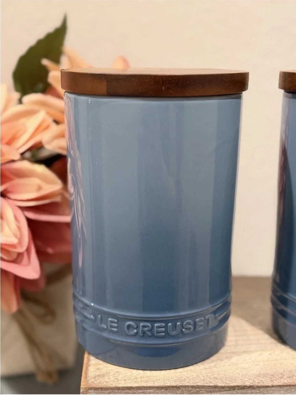 2 Le Creuset CHAMBRAY Stoneware Signature Storage Canister Wood Lid 26oz /770ml